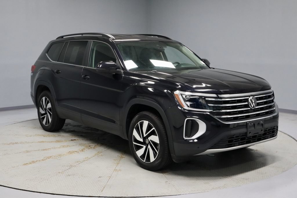 Used 2025 Volkswagen Atlas SE FWD image 1