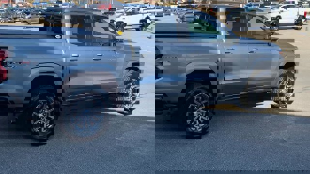 Used 2023 Chevrolet Colorado LT w/ LT Convenience Package II image 2