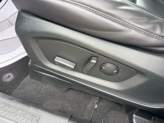 Certified 2022 Ford Explorer XLT w/ Equipment Group 202A image 21