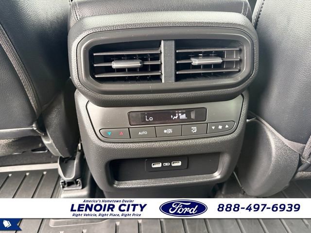 Used 2023 Honda Pilot Touring image 12