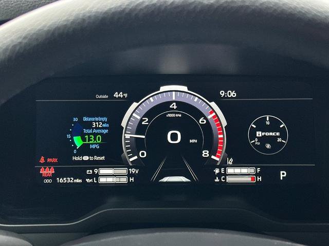 Used 2025 Toyota Tundra Limited AWD/4WD image 21
