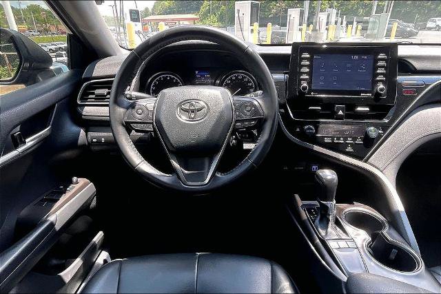 Used 2022 Toyota Camry SE FWD image 5
