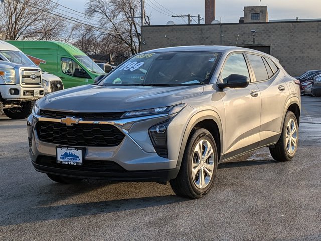 Used 2025 Chevrolet Trax LS FWD image 8