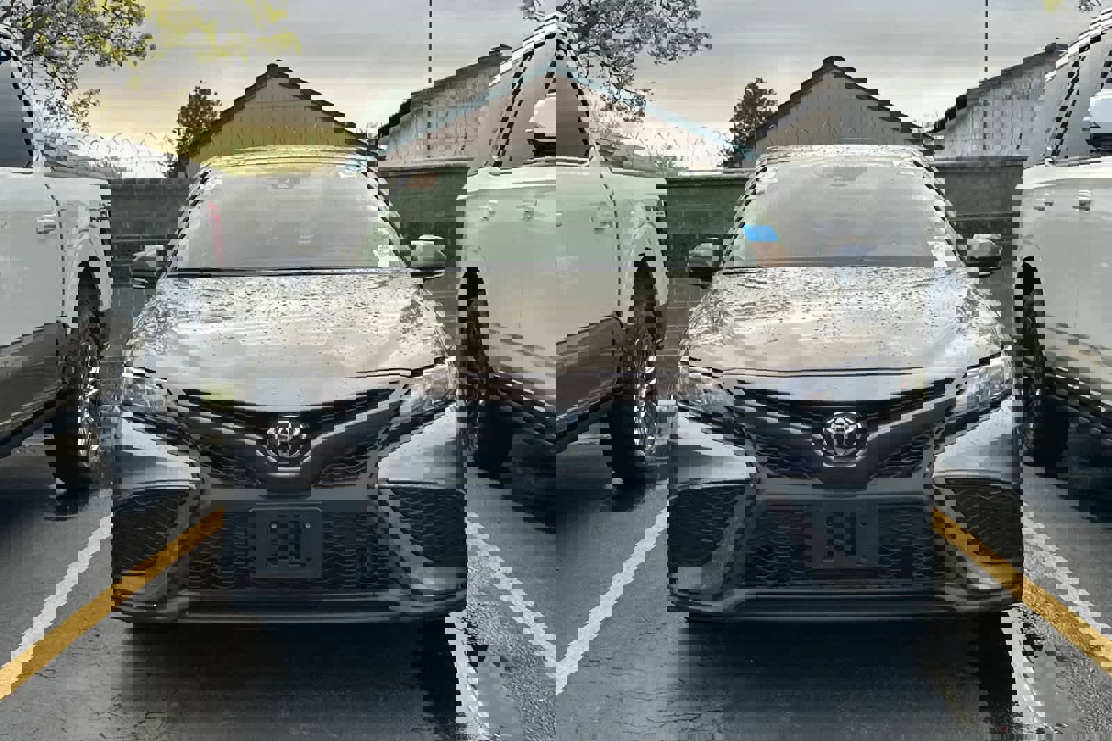 Used 2024 Toyota Camry SE image 2