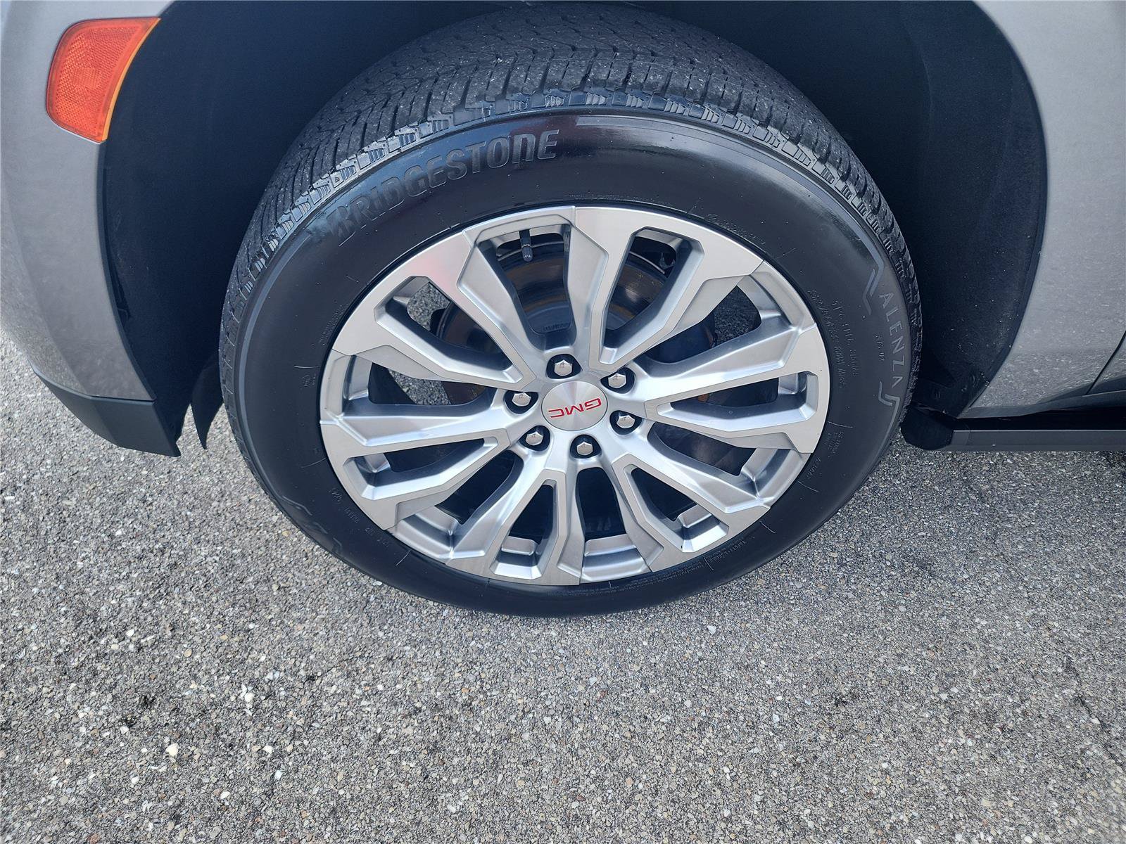 Used 2022 GMC Yukon XL Denali RWD image 9