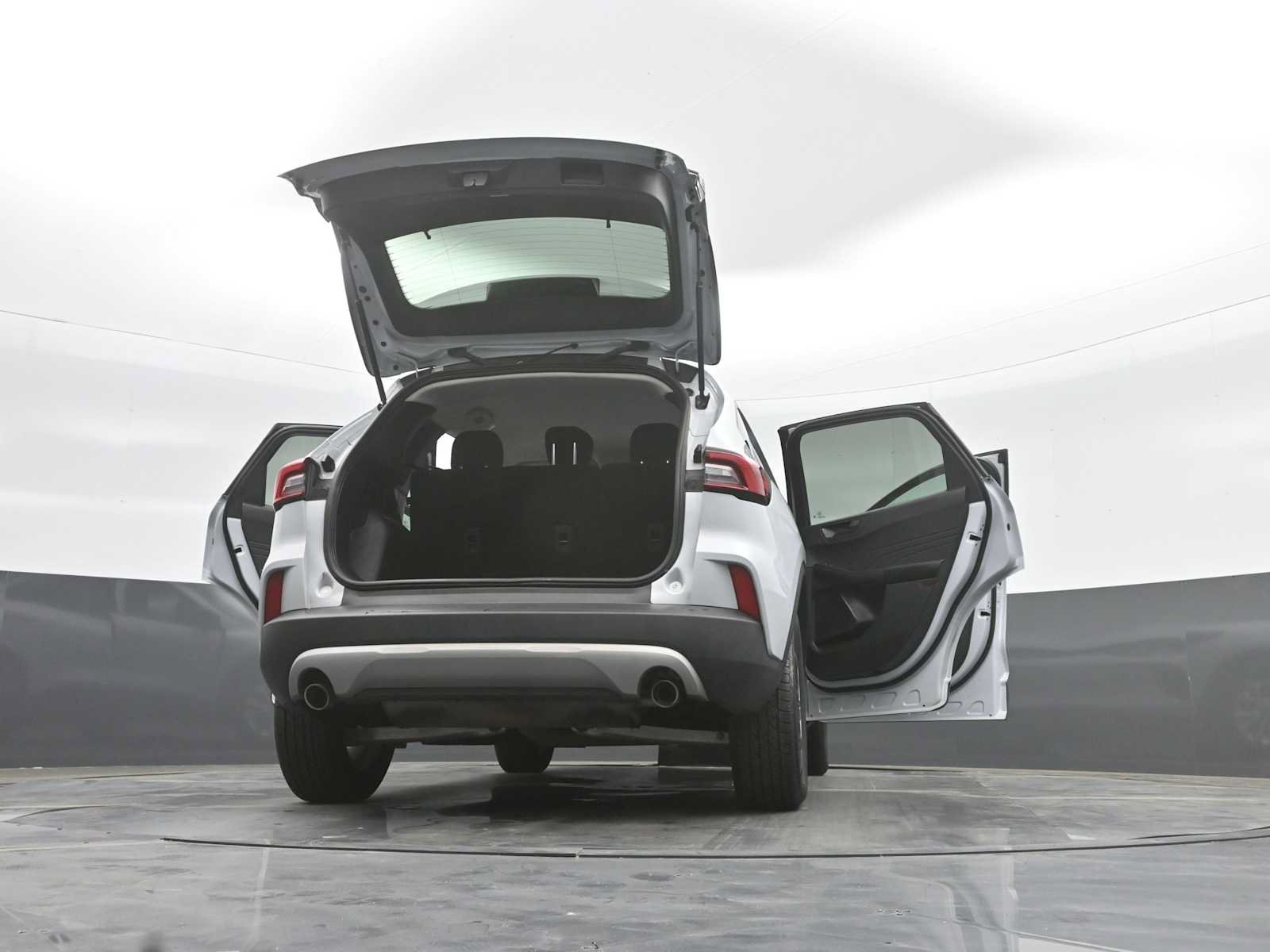 Certified 2025 Ford Escape Active w/ Cold Weather Package FWD image 30