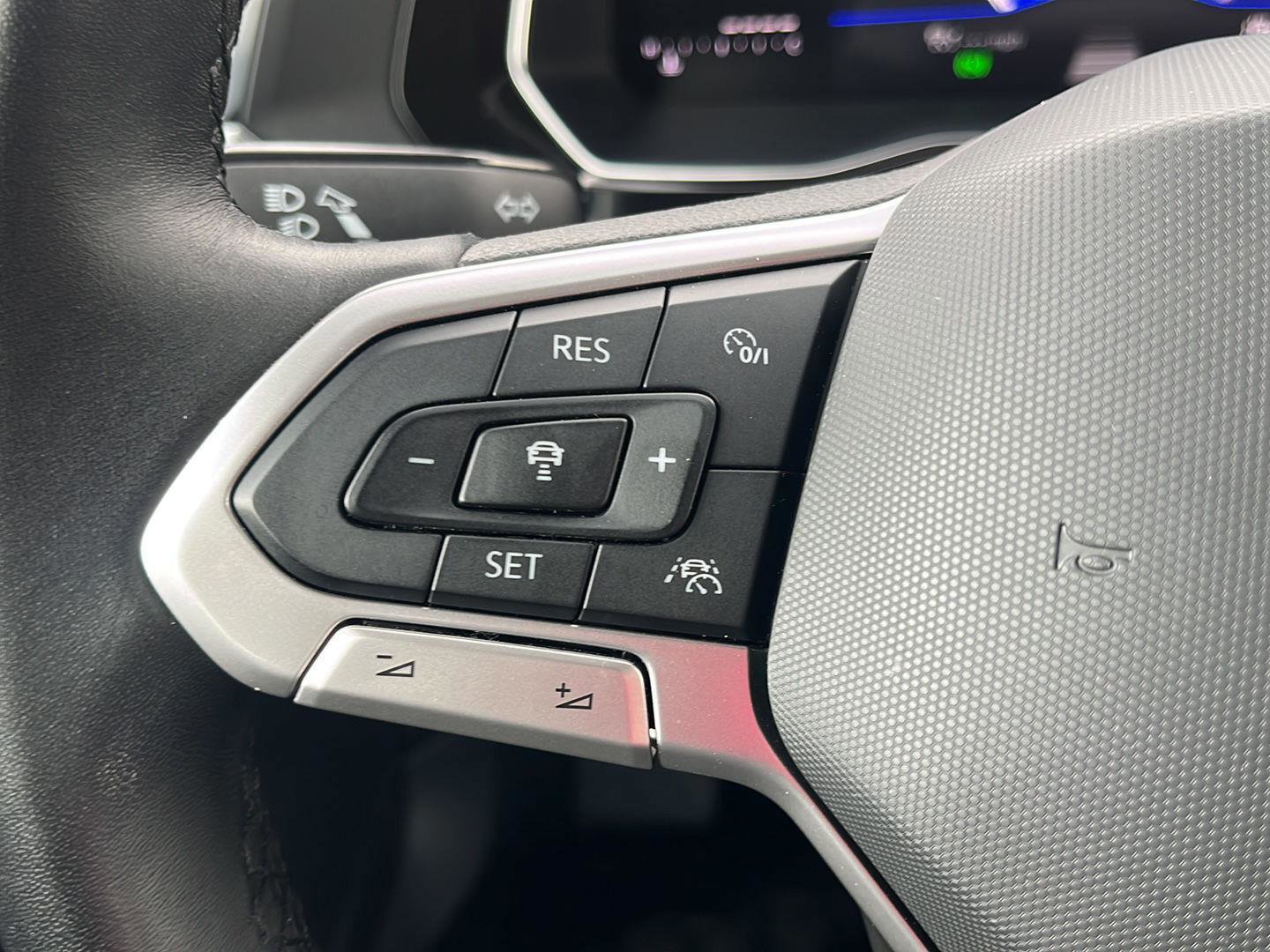 Used 2024 Volkswagen Jetta SE image 21