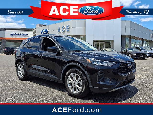 Certified 2023 Ford Escape Active w/ Tech Pack #2 FWD image 1