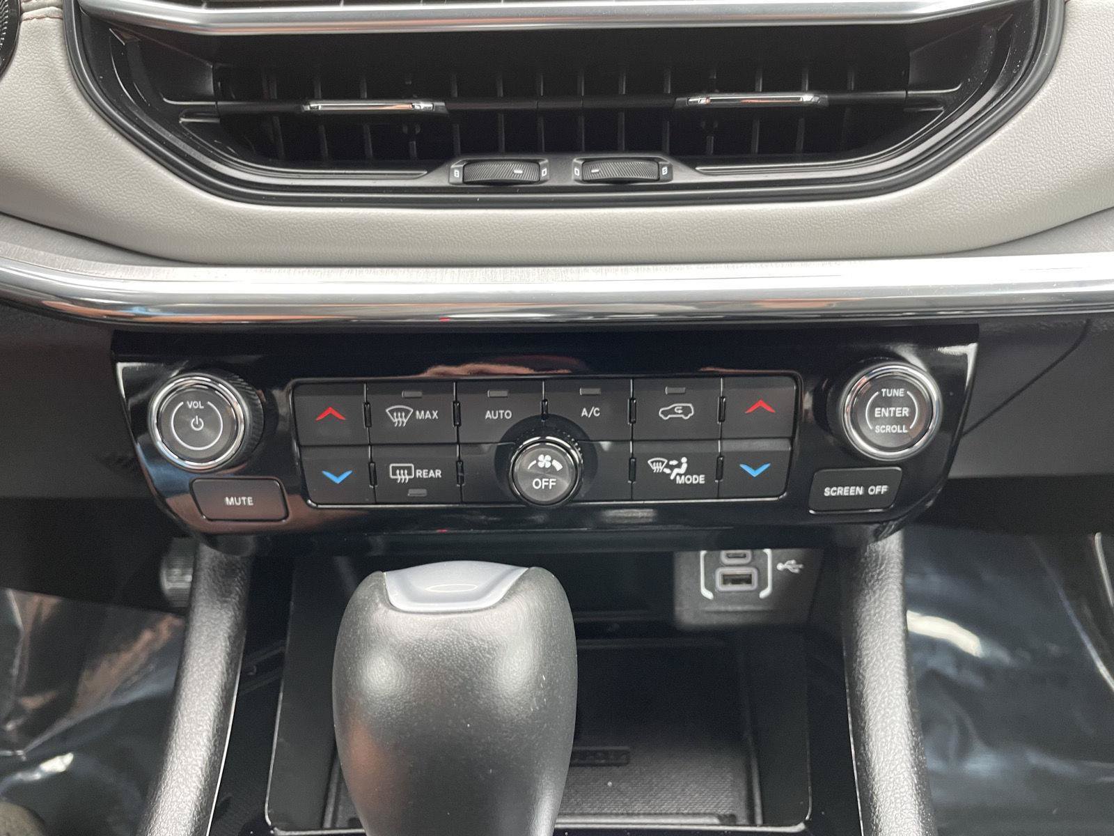 Used 2024 Jeep Compass Limited w/ Elite Group AWD/4WD image 27