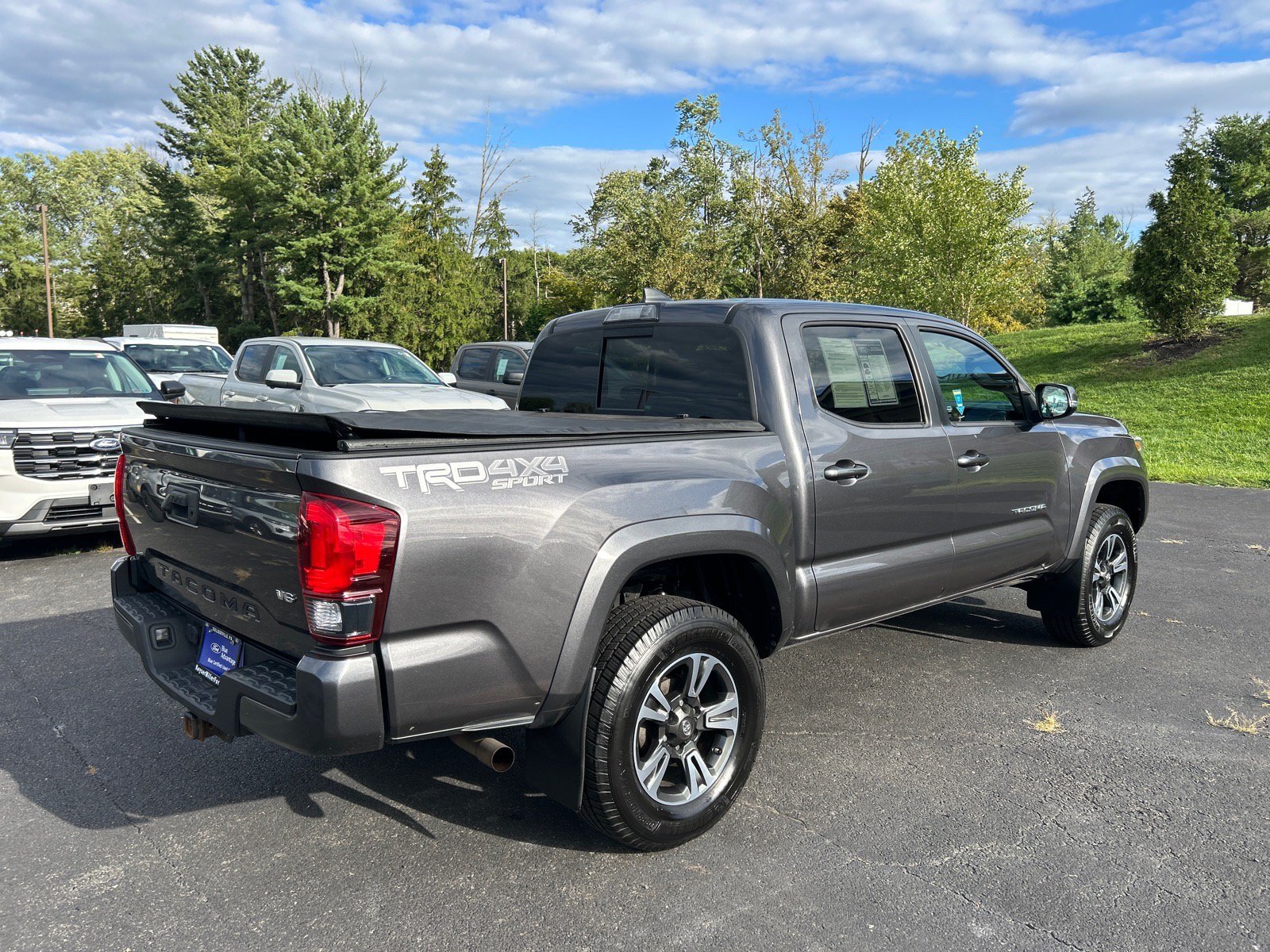 Used 2018 Toyota Tacoma TRD Sport AWD/4WD image 14