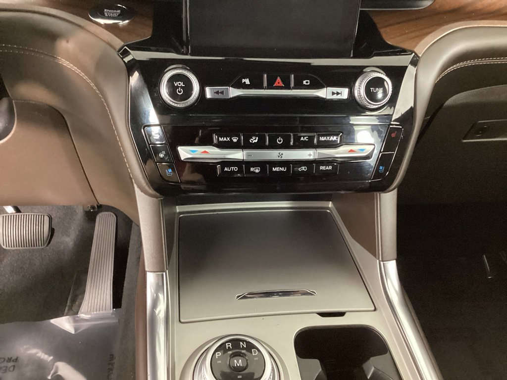 Certified 2021 Ford Explorer King Ranch w/ Premium Technology Package AWD/4WD image 18