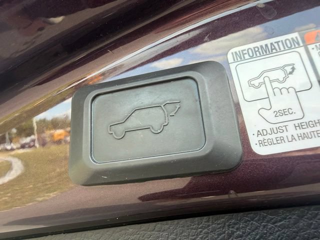 Used 2018 Toyota RAV4 Limited AWD/4WD image 11