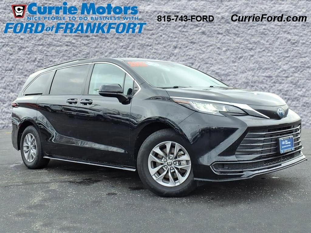 Used 2022 Toyota Sienna LE image 7