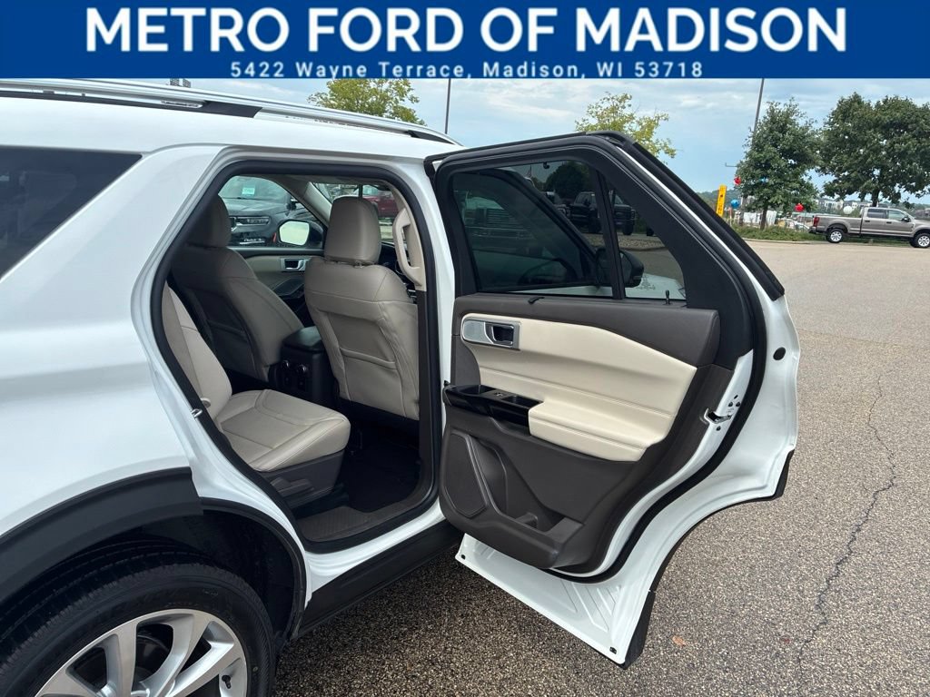 Certified 2023 Ford Explorer Platinum w/ Technology Package AWD/4WD image 49