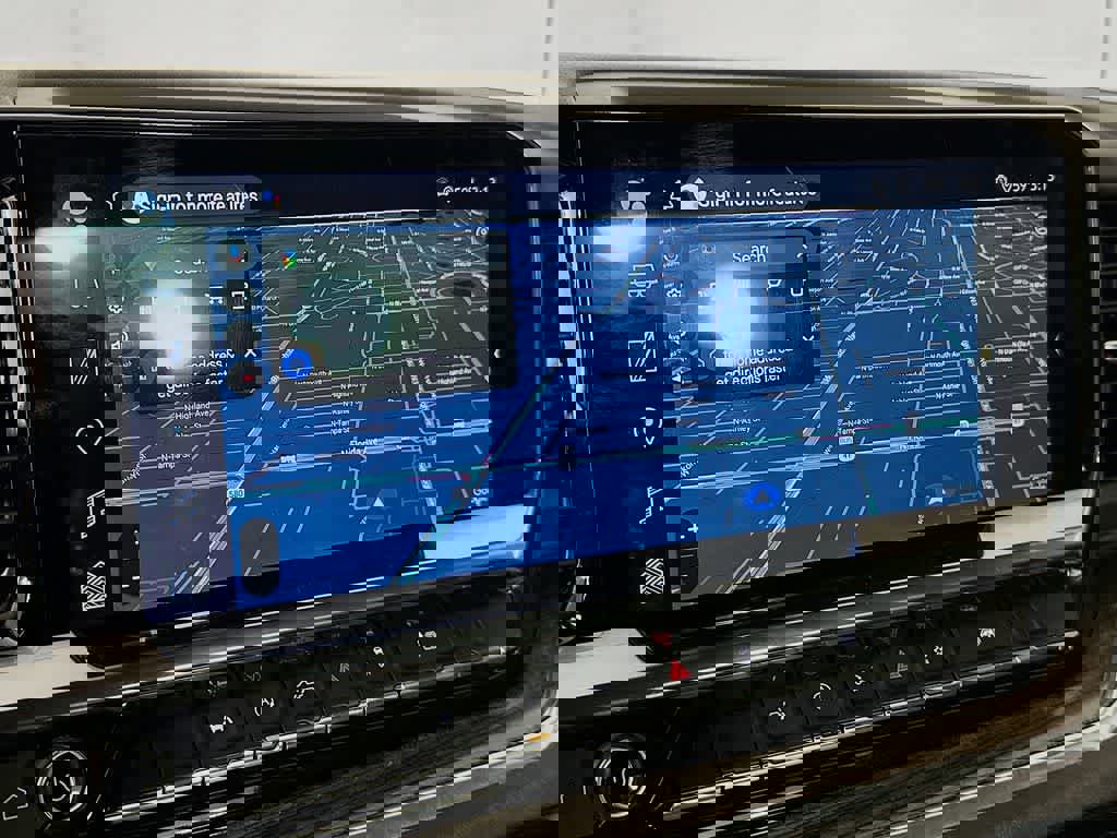 Used 2025 Chevrolet Silverado 1500 LT image 32