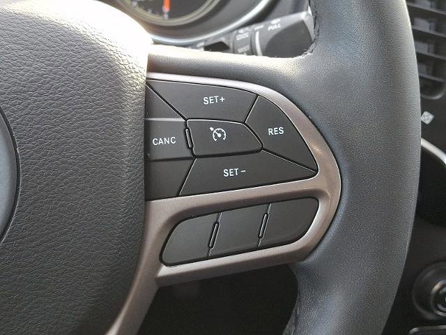 Used 2021 Jeep Cherokee Latitude Plus image 21