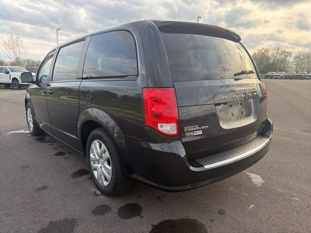 Used 2018 Dodge Grand Caravan SE FWD image 3