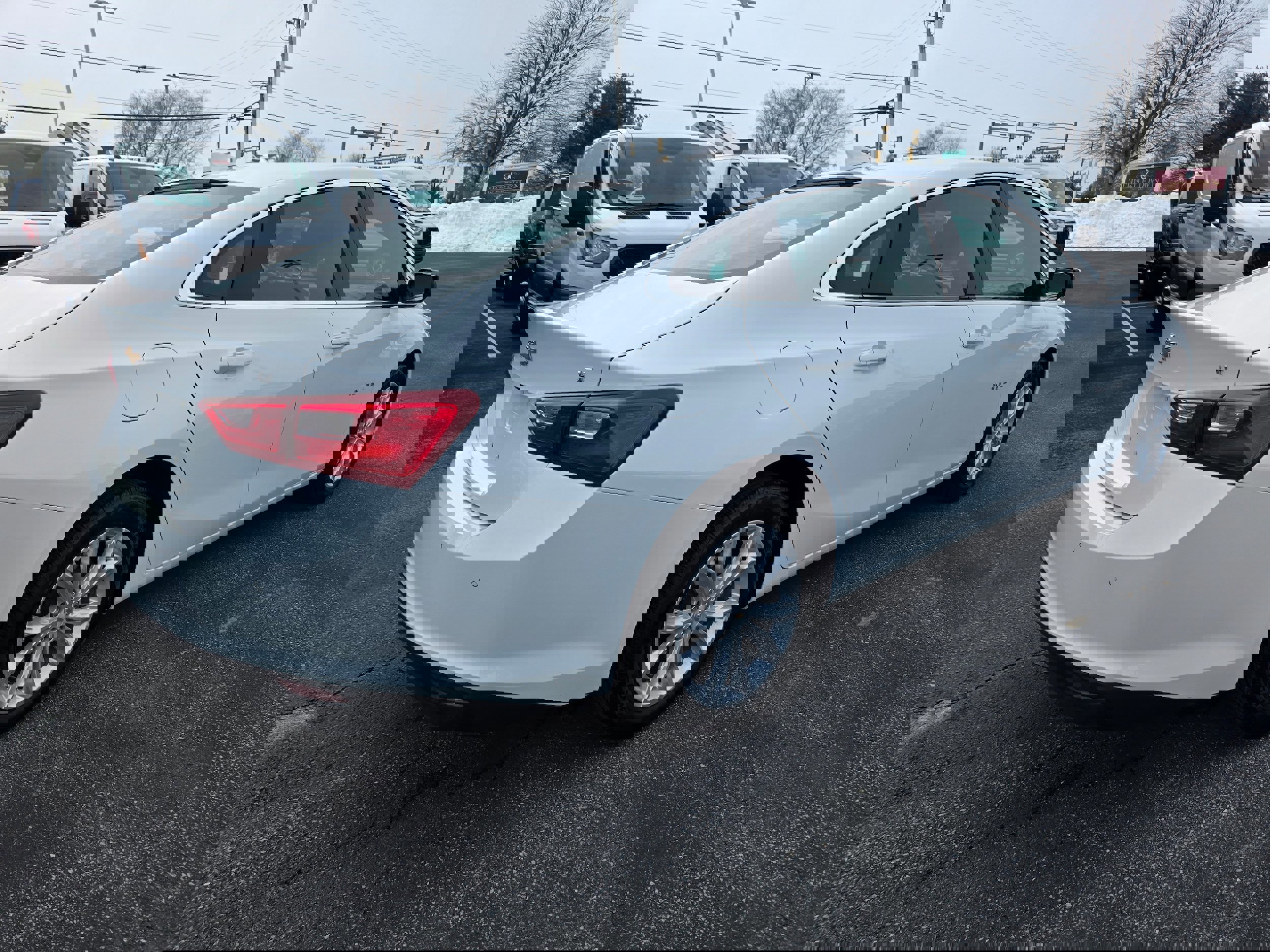 Used 2024 Chevrolet Malibu LT image 4