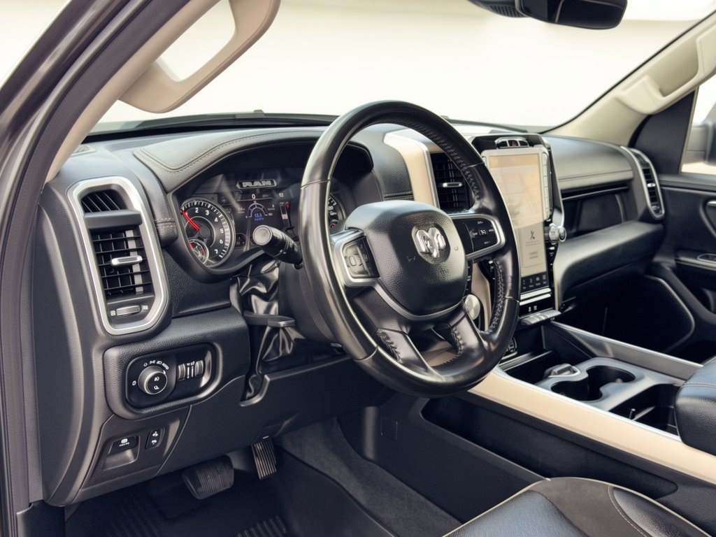 Used 2022 RAM 1500 Laramie AWD/4WD image 4