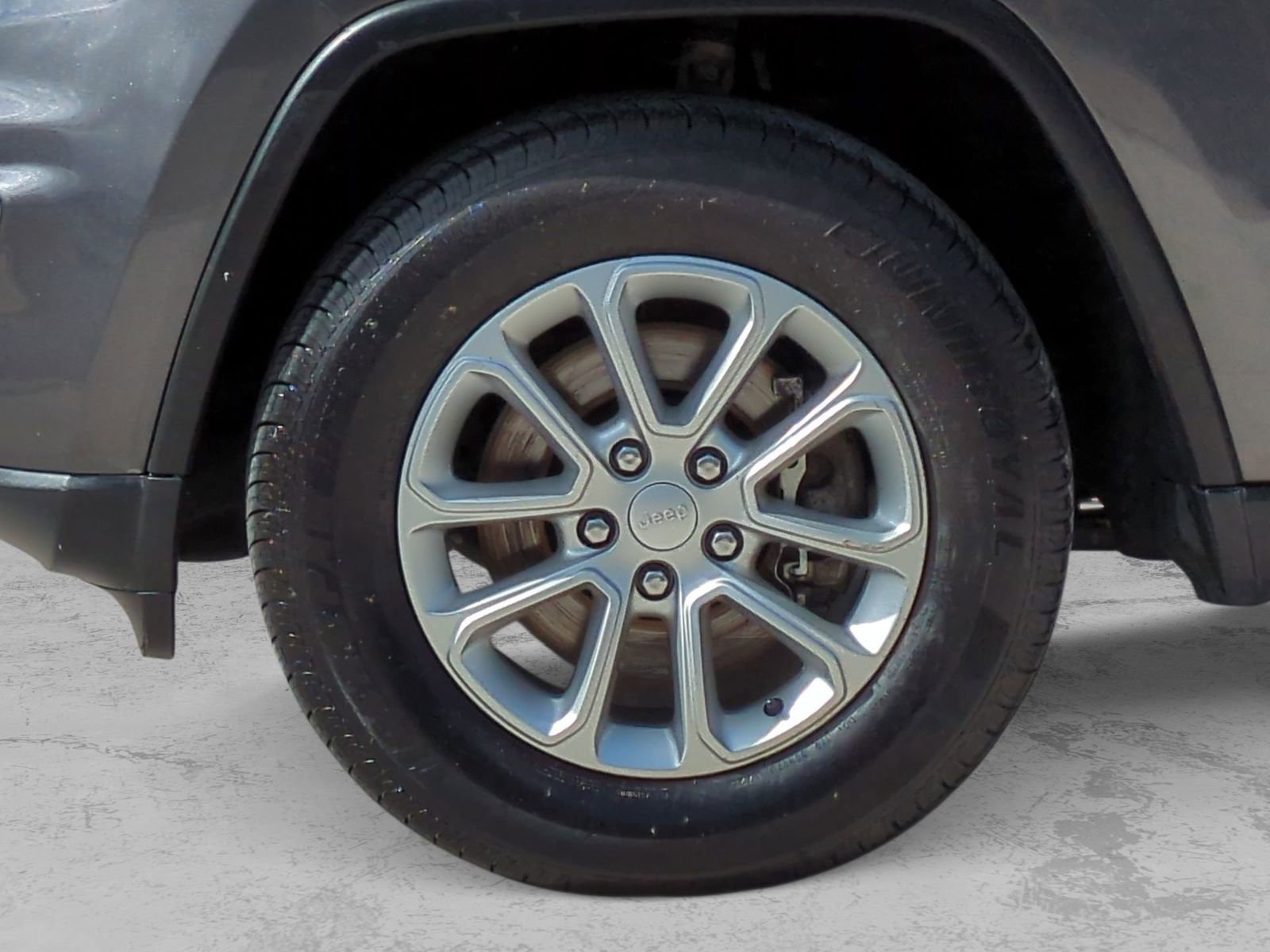 Used 2021 Jeep Grand Cherokee Laredo X image 17