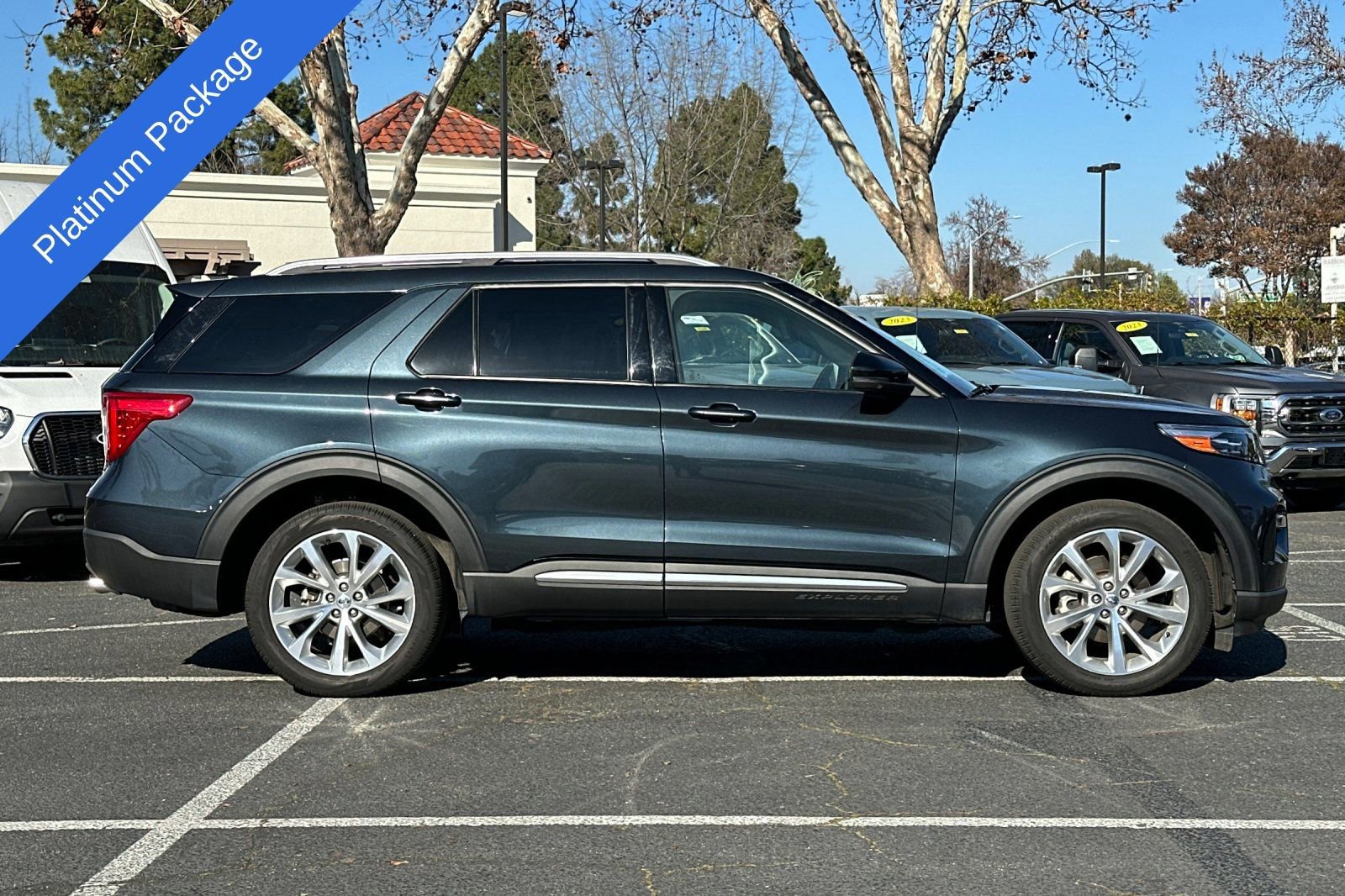 Certified 2022 Ford Explorer Platinum w/ Equipment Group 601A image 7