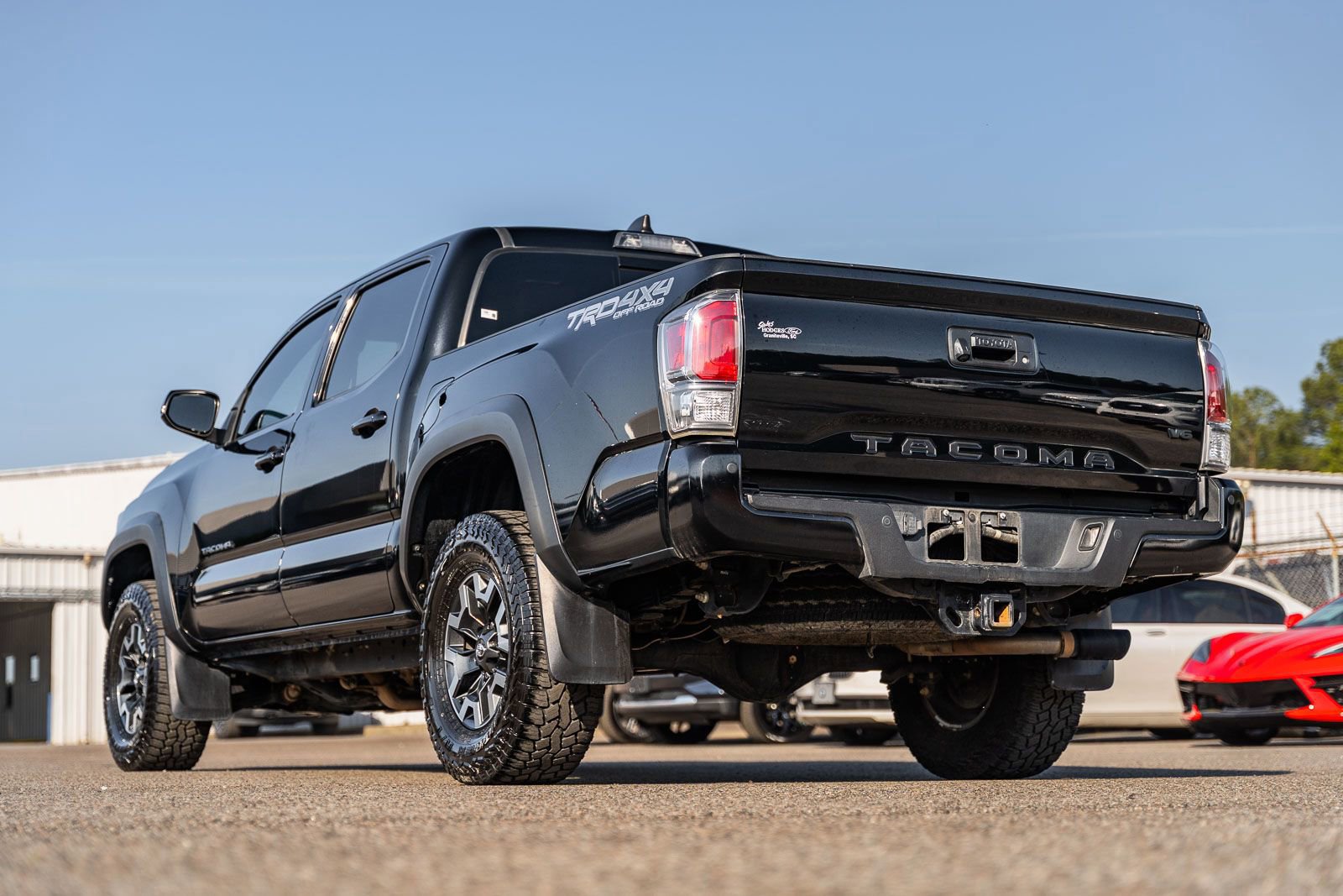 Used 2022 Toyota Tacoma TRD Off-Road w/ Technology Package AWD/4WD image 3