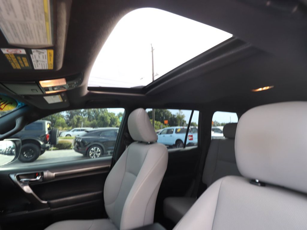 Used 2023 Lexus GX 460 w/ Black Line Special Edition AWD/4WD image 4