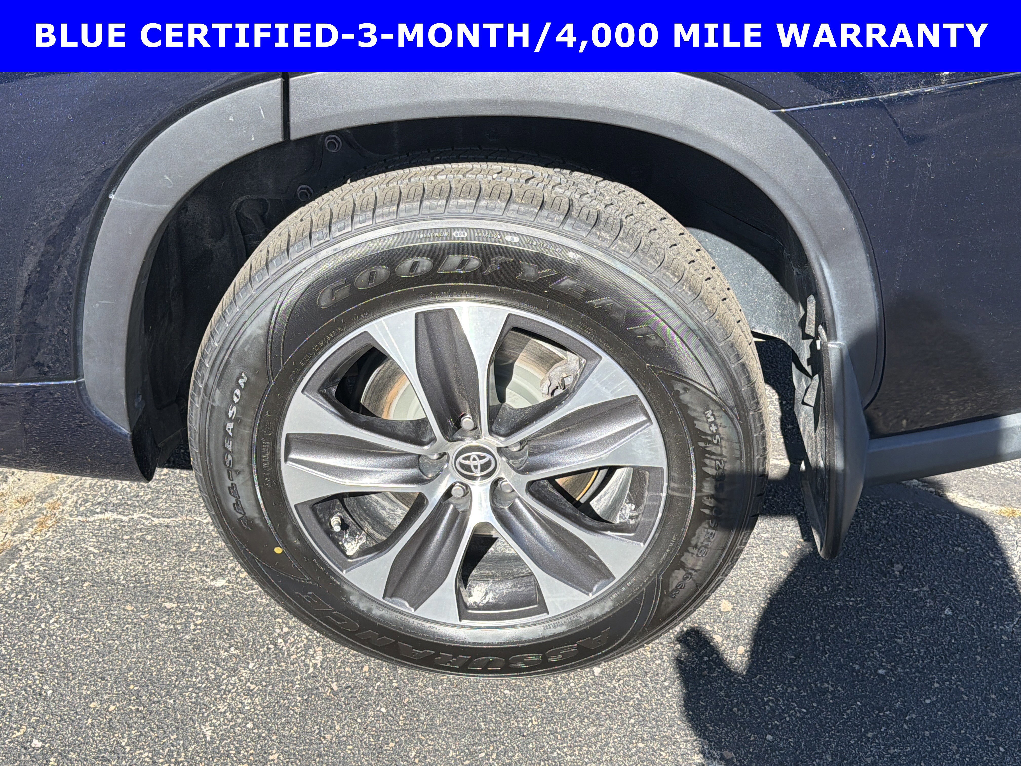 Used 2020 Toyota Highlander XLE image 6