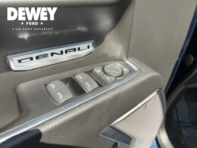 Used 2022 GMC Sierra 1500 Denali w/ Technology Package AWD/4WD image 15