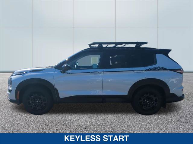 Used 2026 Mitsubishi Outlander AWD image 2