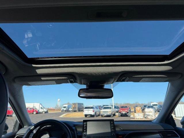 Used 2022 Toyota Camry XSE w/ Cold Weather Package image 10