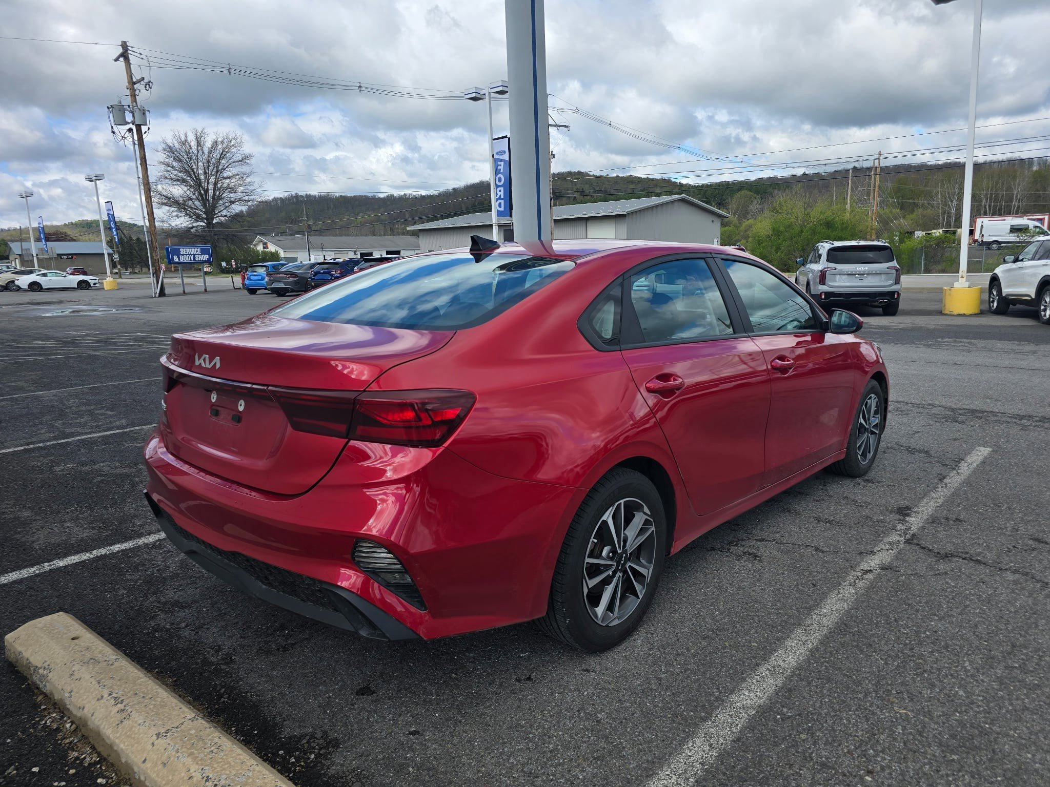 Used 2023 Kia Forte LXS FWD image 3