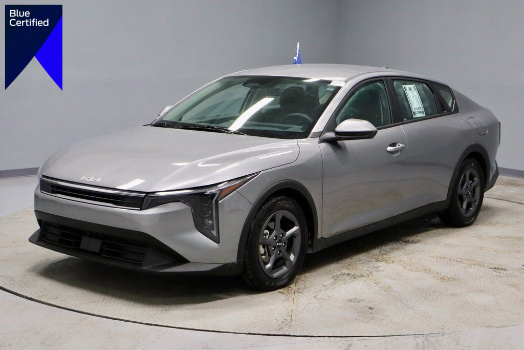 Used 2025 Kia K4 LXS image 1