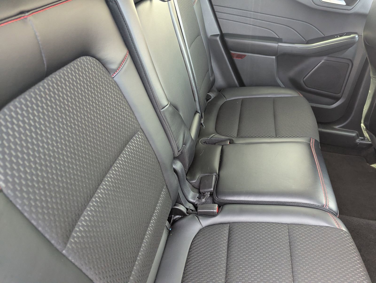 Certified 2025 Ford Escape ST-Line image 13