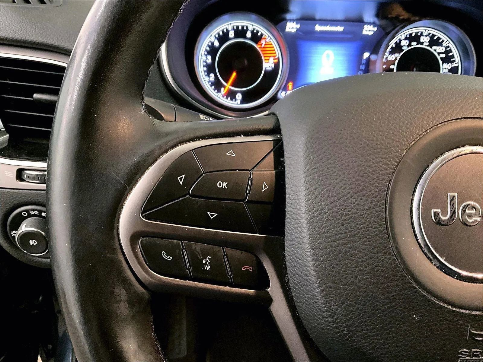 Used 2019 Jeep Cherokee Limited AWD/4WD image 17