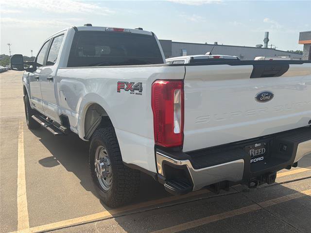 Certified 2025 Ford F350 XL w/ XL Off-Road Package AWD/4WD image 4