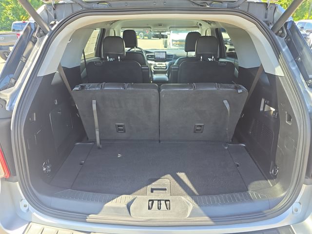 Certified 2021 Ford Explorer XLT w/ Equipment Group 202A AWD/4WD image 6