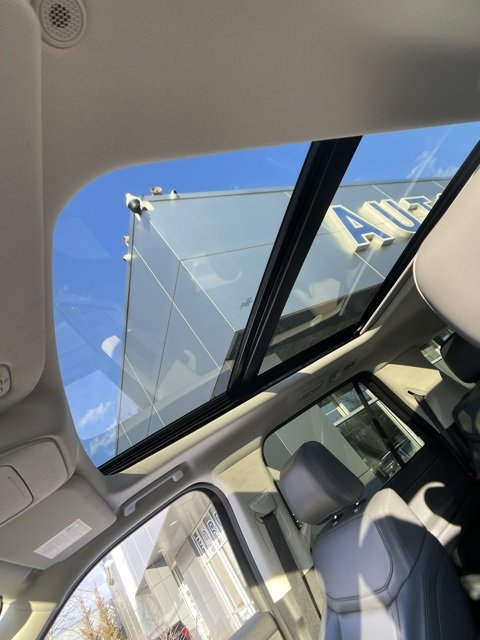 Certified 2025 Ford Expedition Active image 36