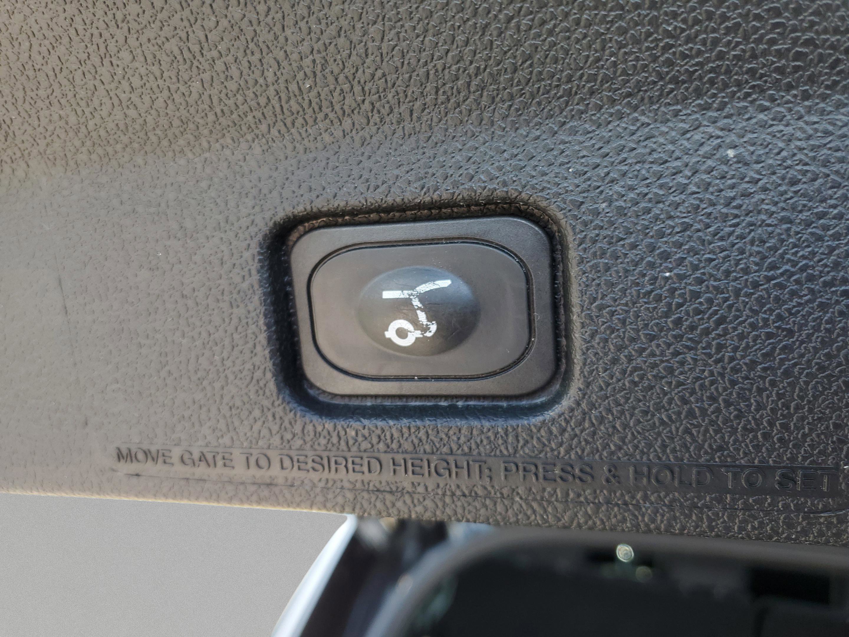 Certified 2019 Ford Explorer XLT w/ Equipment Group 201A FWD image 8