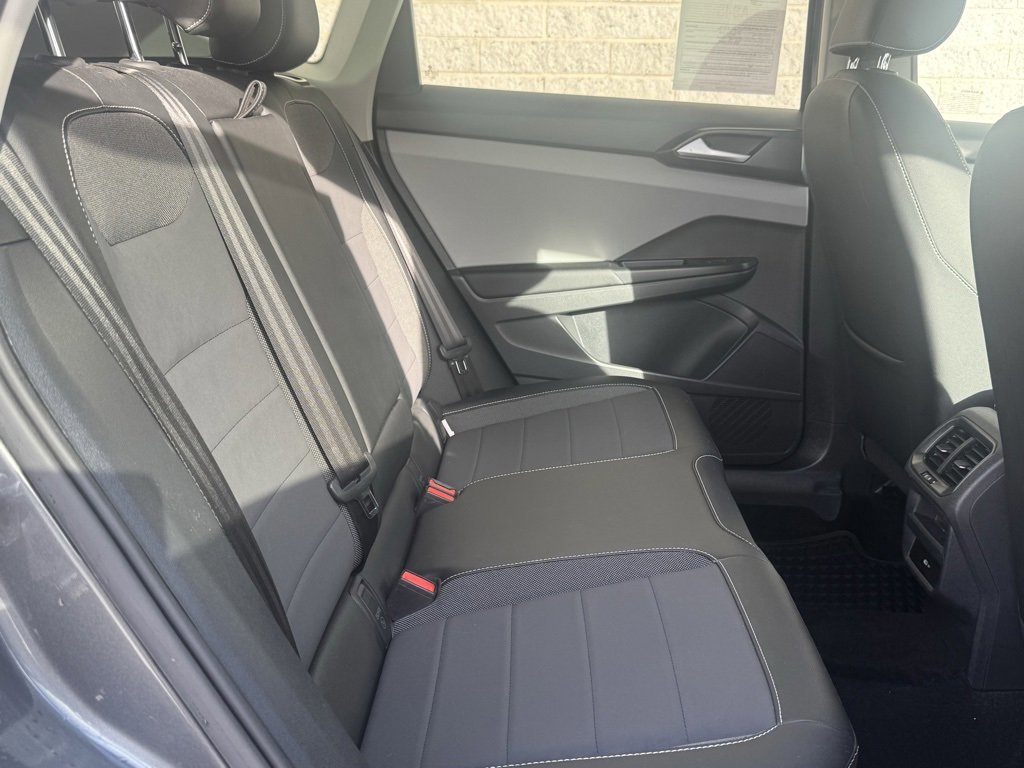 Used 2023 Volkswagen Taos SE w/ Panoramic Sunroof Package image 20