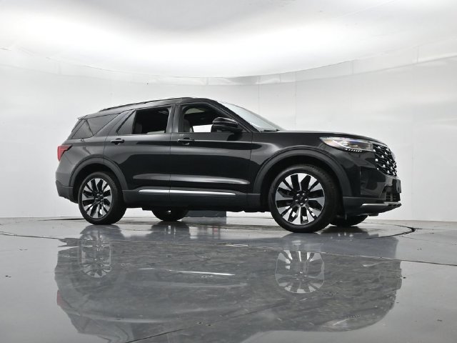 Certified 2025 Ford Explorer Platinum w/ LUX Leather Package AWD/4WD image 38