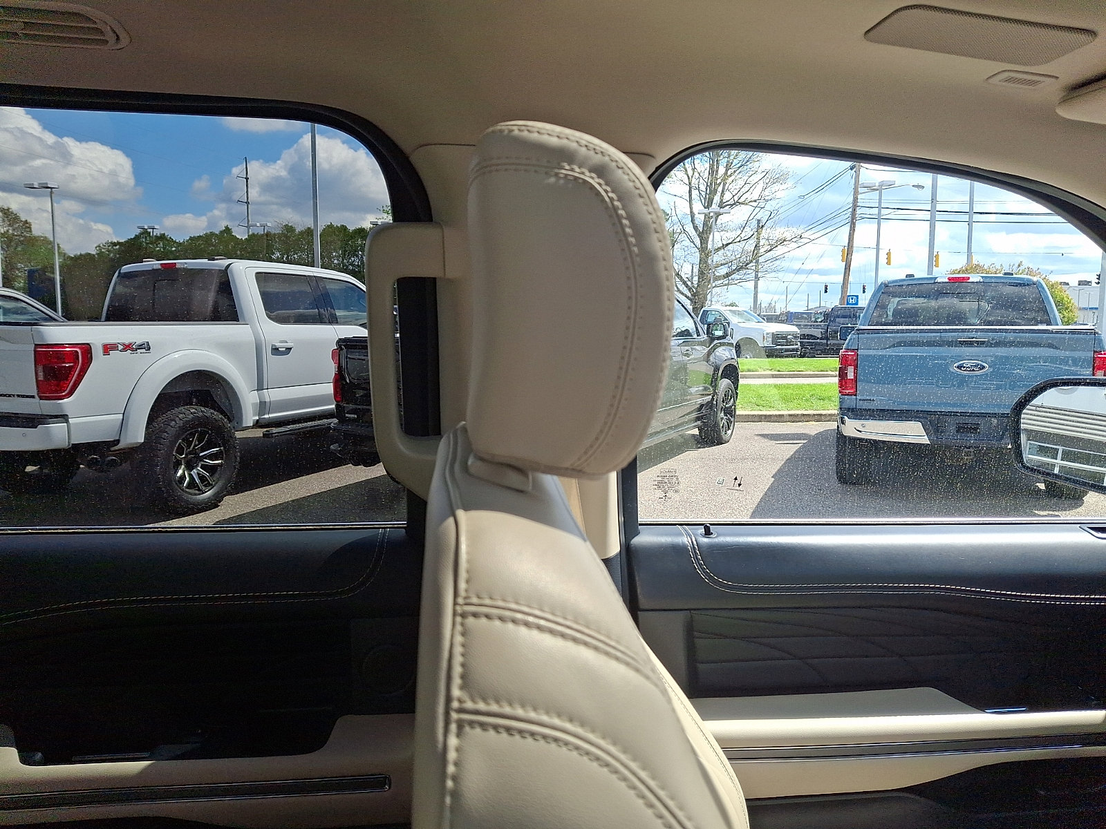 Certified 2022 Ford Expedition Max Platinum image 12