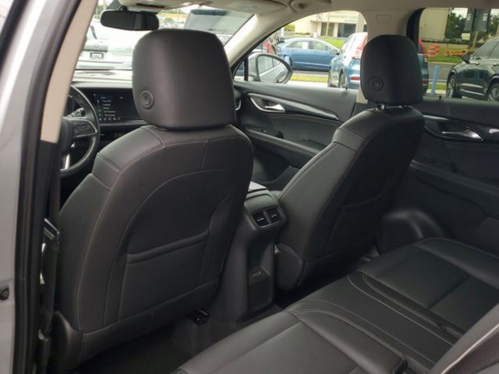 Used 2023 Buick Envision Essence image 42