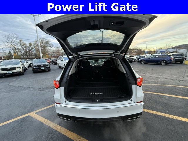 Used 2023 Acura MDX SH-AWD w/ Technology Package image 11