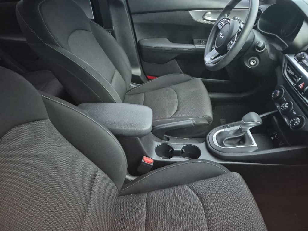 Used 2023 Kia Forte LXS w/ LXS Technology Package FWD image 28