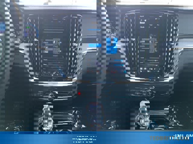 Used 2024 Volvo V60 T8 Polestar image 32