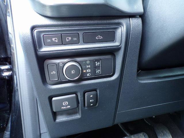 Certified 2022 Ford F150 Lariat w/ Equipment Group 502A High image 18