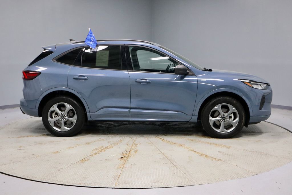 Certified 2024 Ford Escape ST-Line w/ Tech Pack #1 AWD/4WD image 13