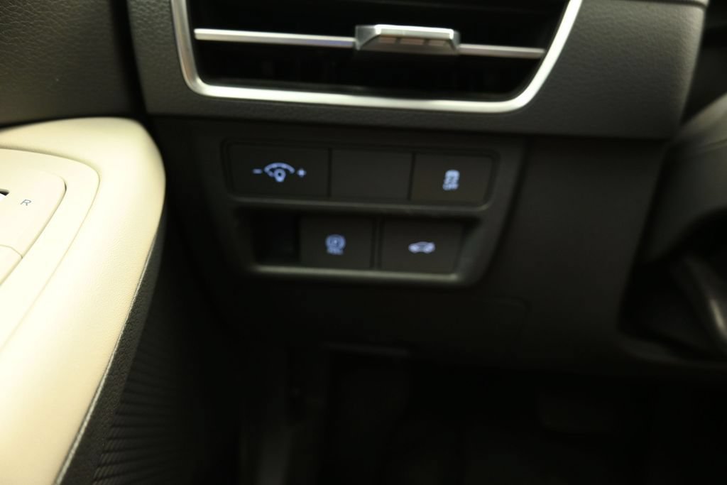 Used 2025 Hyundai Sonata SEL FWD image 23