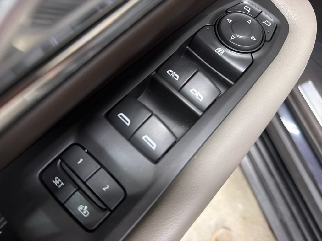 Used 2023 GMC Yukon XL SLT RWD image 17